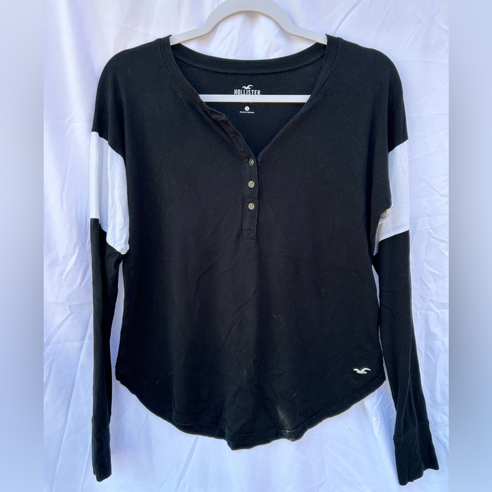 Hollister Long Sleeve Easy Tee, Small